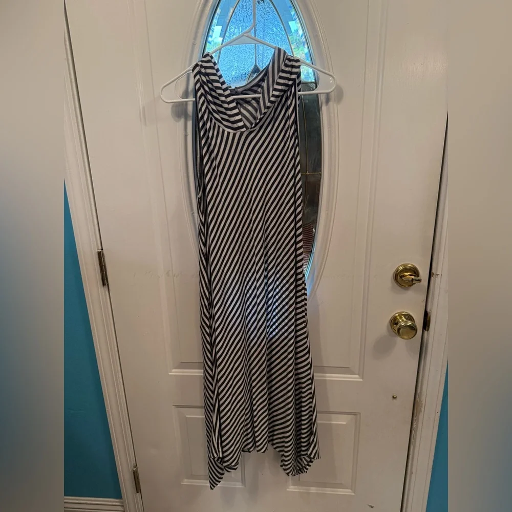 Livi Active Women’s Plus Size 18/20 Gray White Stripe Hooded Sleeveless Dress - Picture 1 of 1